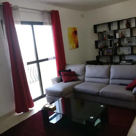 Grenville, Flat 2 St. Paul's Bay